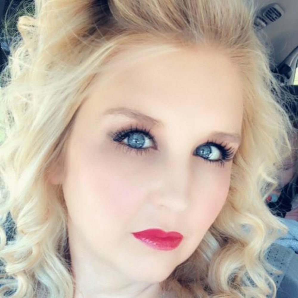 Meet your Posher, Ashley